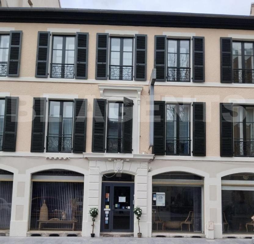 Hotel Central Pau Bagian luar foto