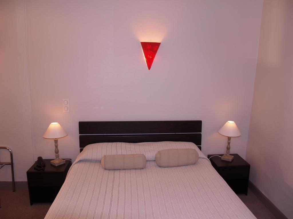 Hotel Central Pau Bagian luar foto