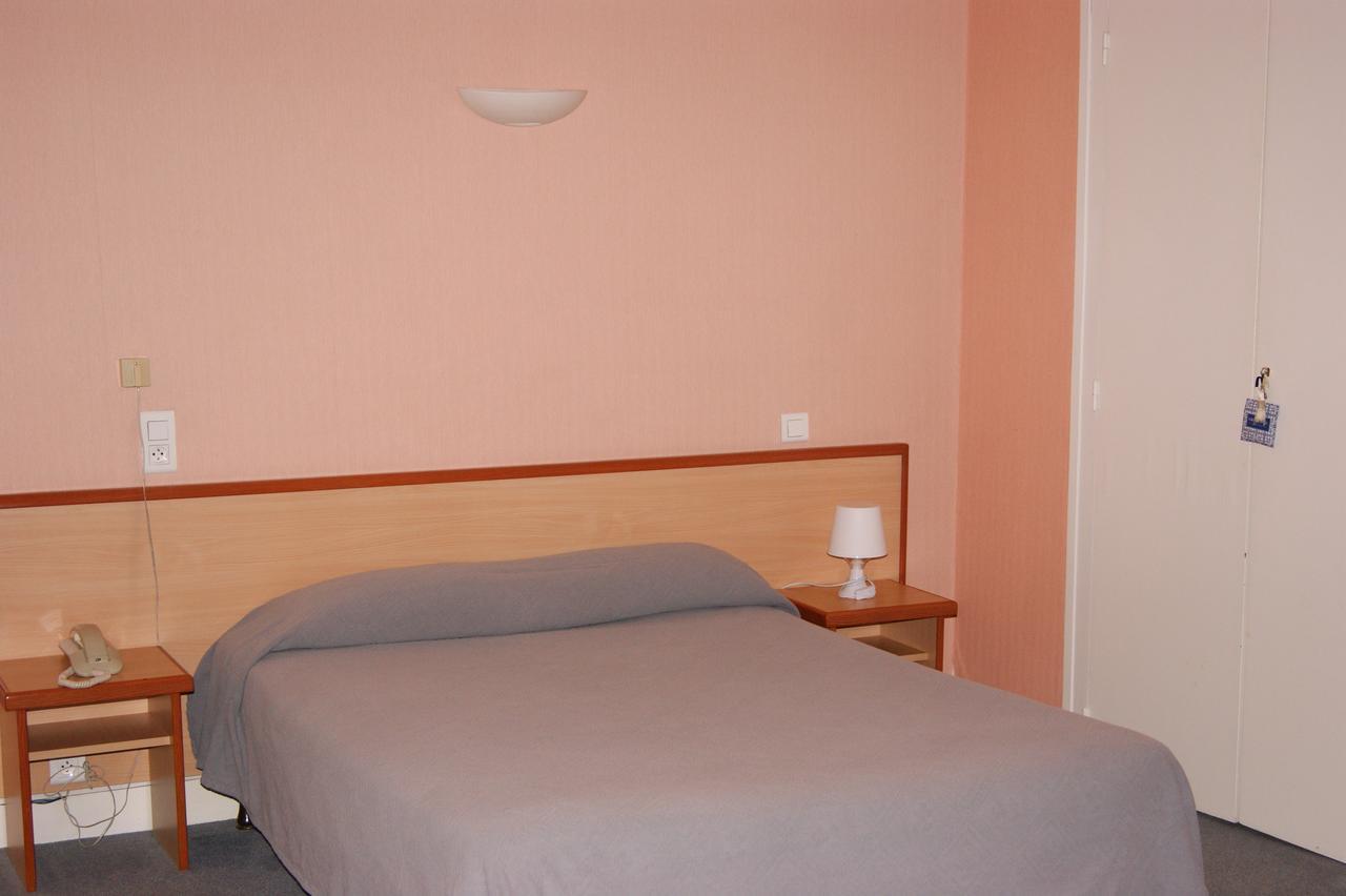 Hotel Central Pau Bagian luar foto
