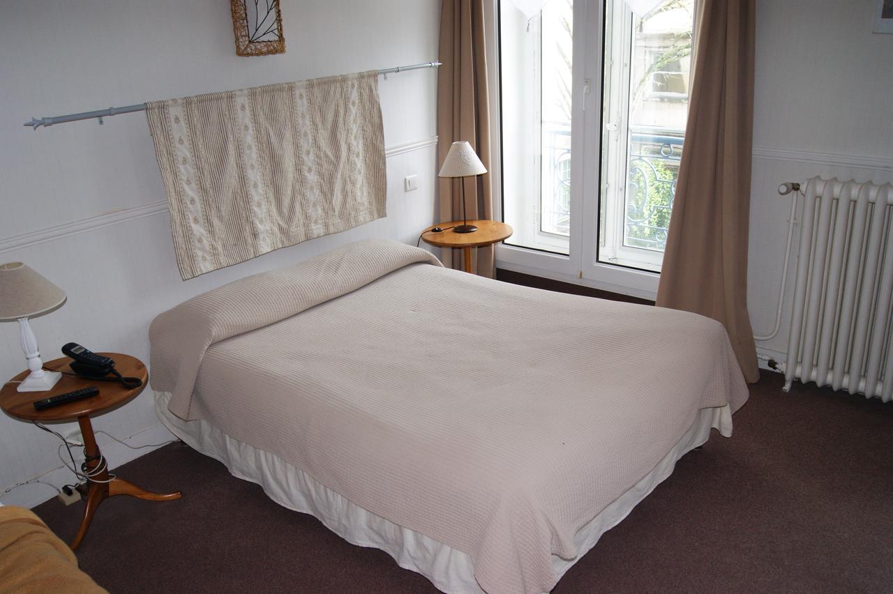 Hotel Central Pau Bagian luar foto