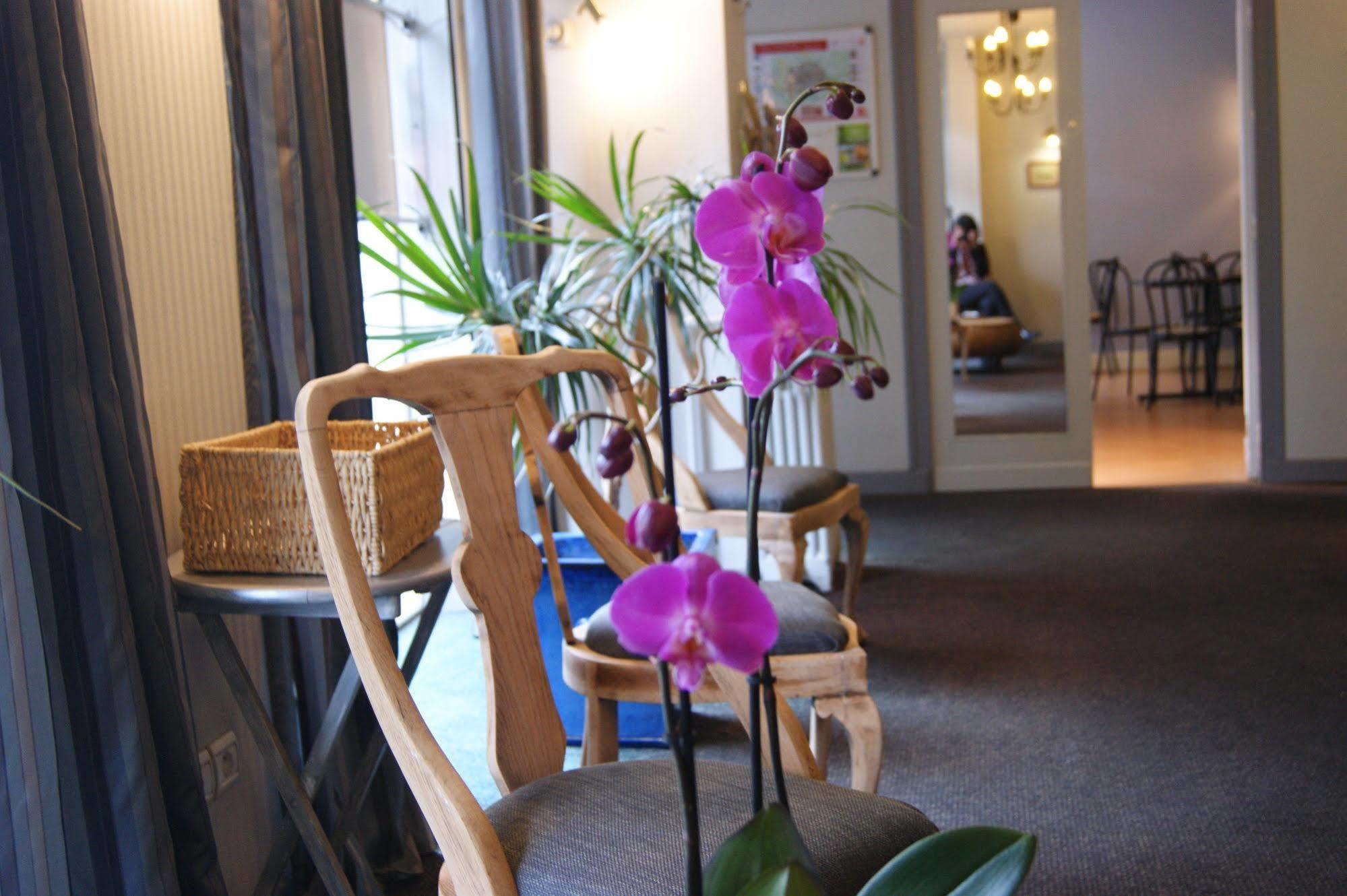 Hotel Central Pau Bagian luar foto